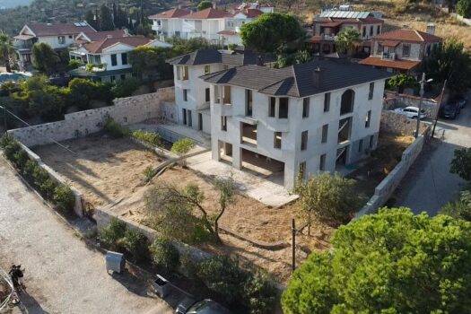 Cunda'da Deniz Manzaralı Kelepir Butik Otel Satılık