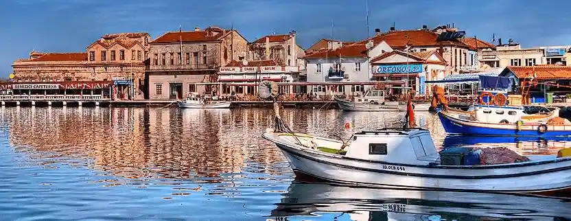 Ayvalık Merkez: Tarih ve Ticaretin Kalbi